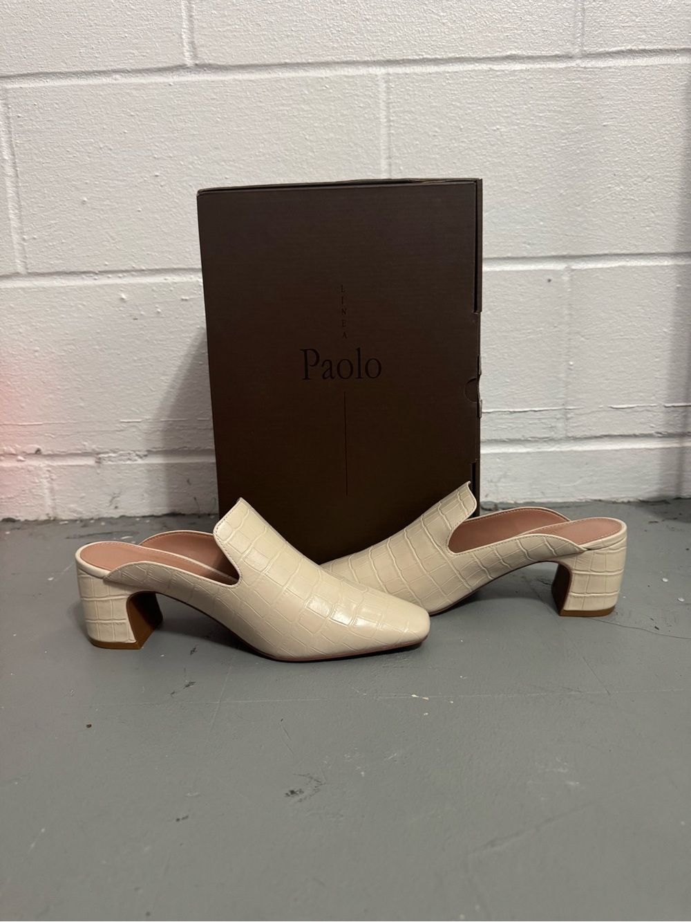 Linea Paolo Giselle Heels โ Ivory Croc-Embossed Mules